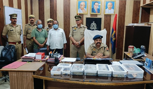 अतुल ज्वैलर्स के यहां 20 वर्षों से कार्यरत कर्मचारी ने आभूषण चोरी की घटना को दिया अंजाम, लगभग 5 वर्षों से धीरे धीरे करता रहा आभूषणों की चोरी, दो अभियुक्त 36लाख.62 हजार नगदी सहित 965. 51 ग्राम सोने के आभूषण बरामद