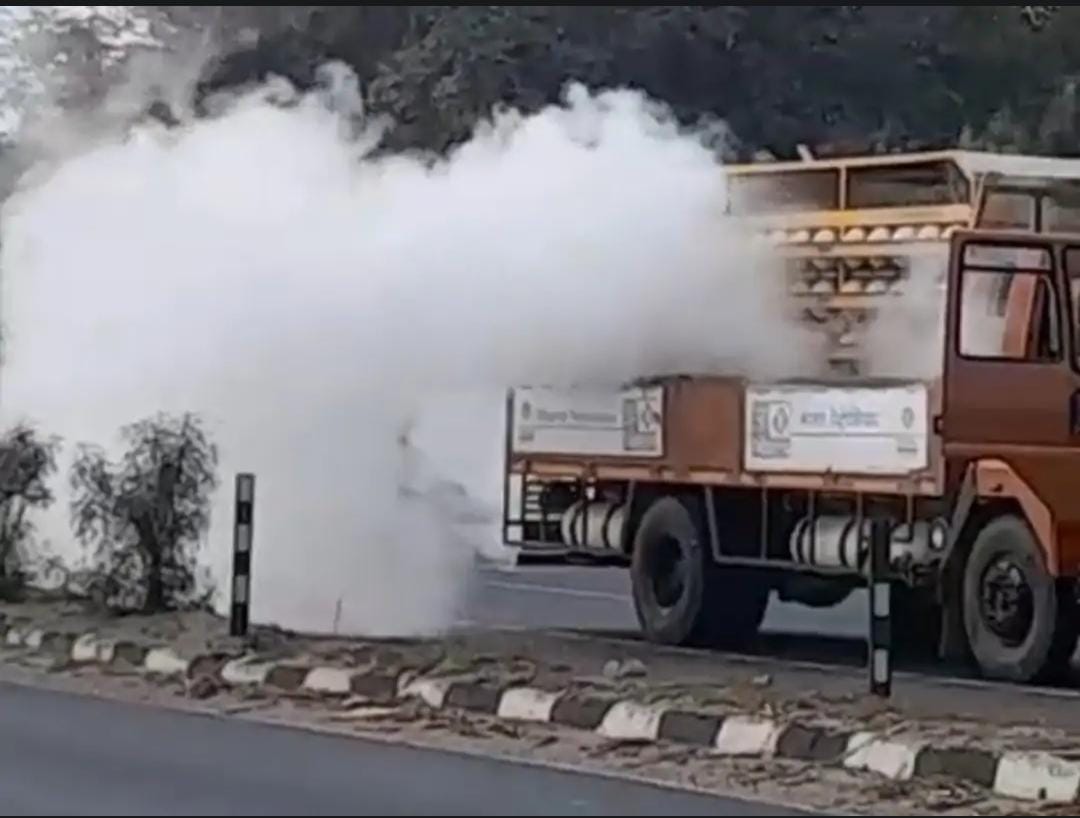 हरदोई में CNG ट्रक से गैस रिसावः शाहजहांपुर-सीतापुर हाईवे पर थमी गाड़ियों की रफ्तार, कई किमी तक फैली बदबू