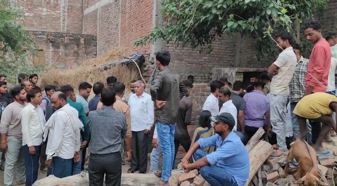 बुजुर्ग महिला की हत्याकर सैप्टिक टैंक में फेंका शव,परिजनों का आरोप पड़ोसी पर लूटपाट कर हत्या करने का आरोप